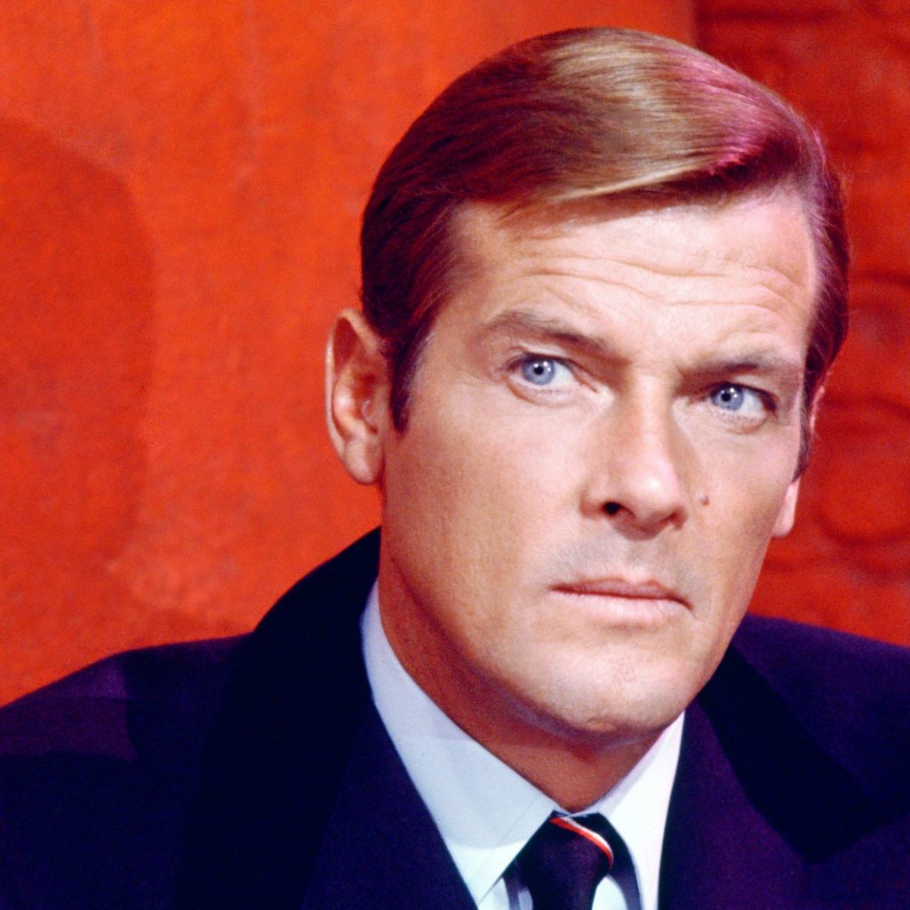 Roger Moore's James Bond haircut and style